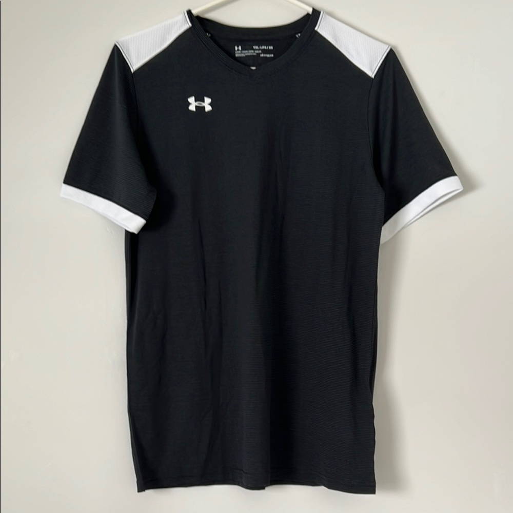 Under Armour Performance Black and White Short Sleeve Tee